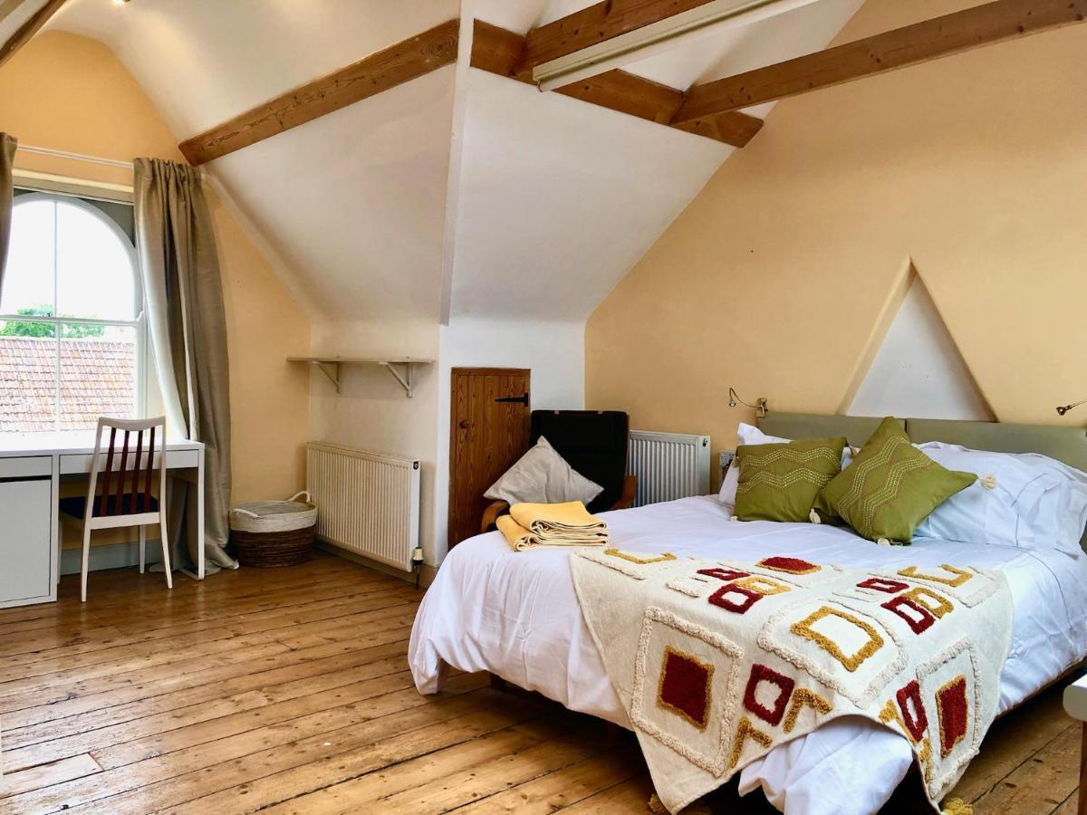 The Dragonfly Bnb, Glastonbury Exteriör bild