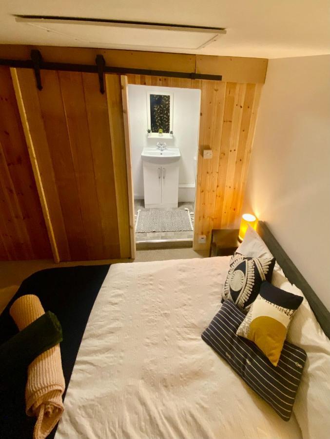 The Dragonfly Bnb, Glastonbury Exteriör bild