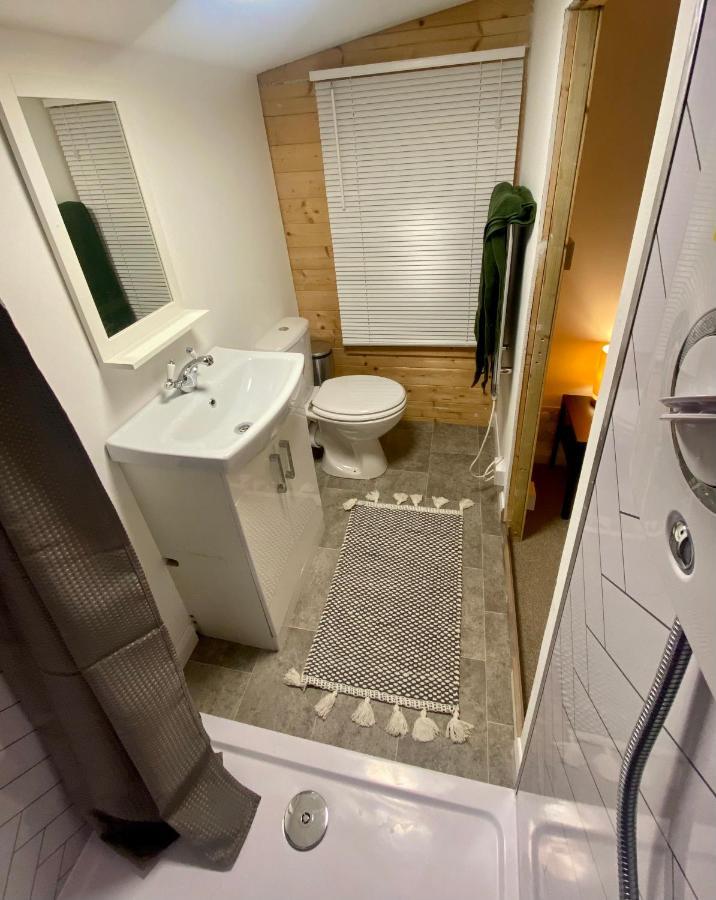 The Dragonfly Bnb, Glastonbury Exteriör bild