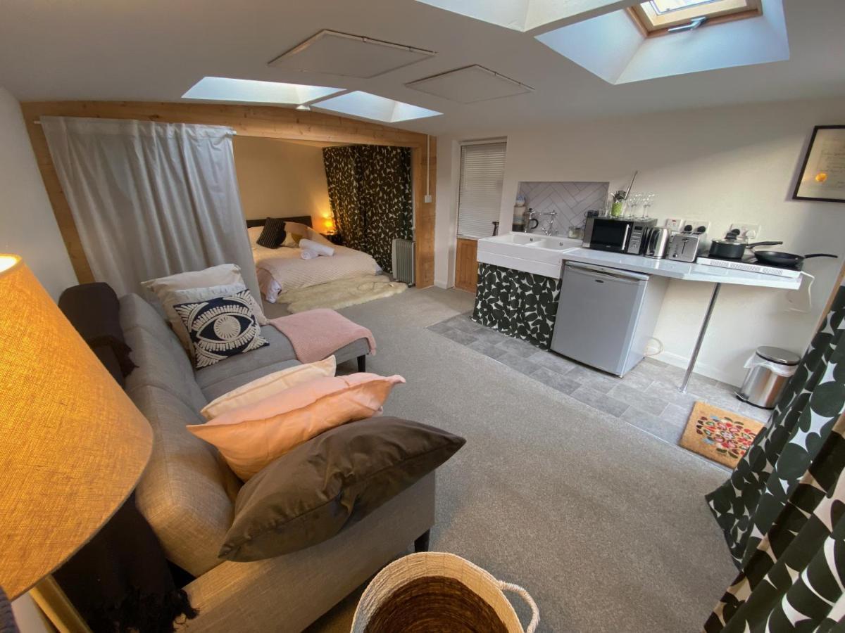 The Dragonfly Bnb, Glastonbury Exteriör bild