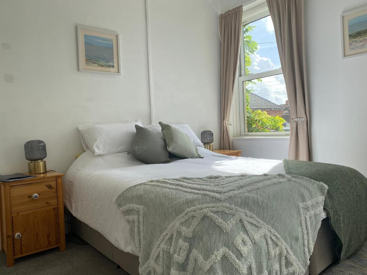 The Dragonfly Bnb, Glastonbury Exteriör bild