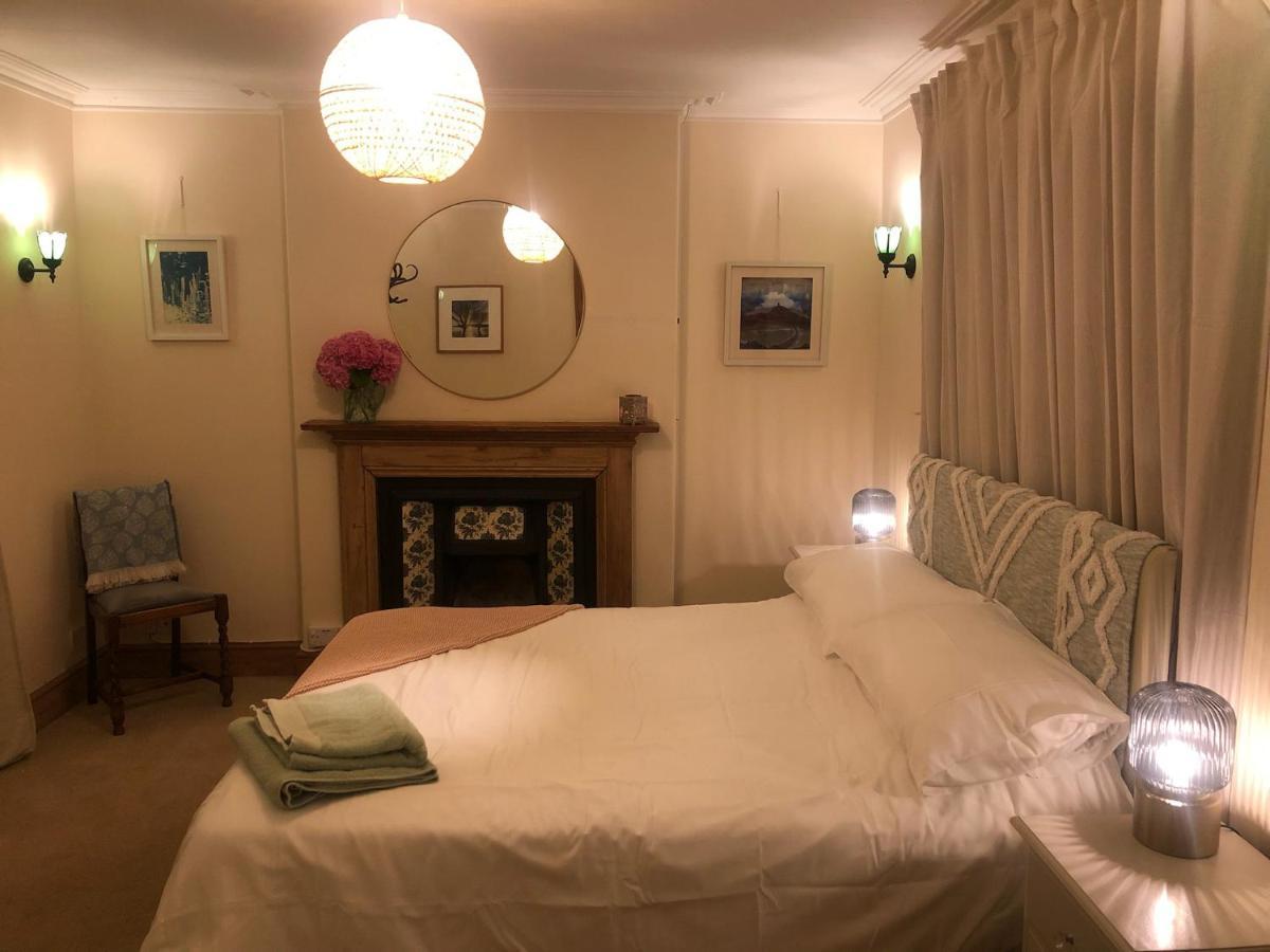 The Dragonfly Bnb, Glastonbury Exteriör bild