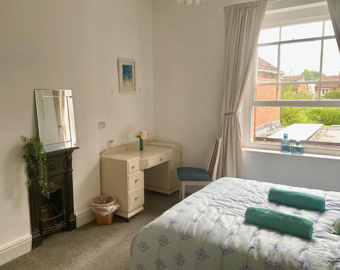 The Dragonfly Bnb, Glastonbury Exteriör bild