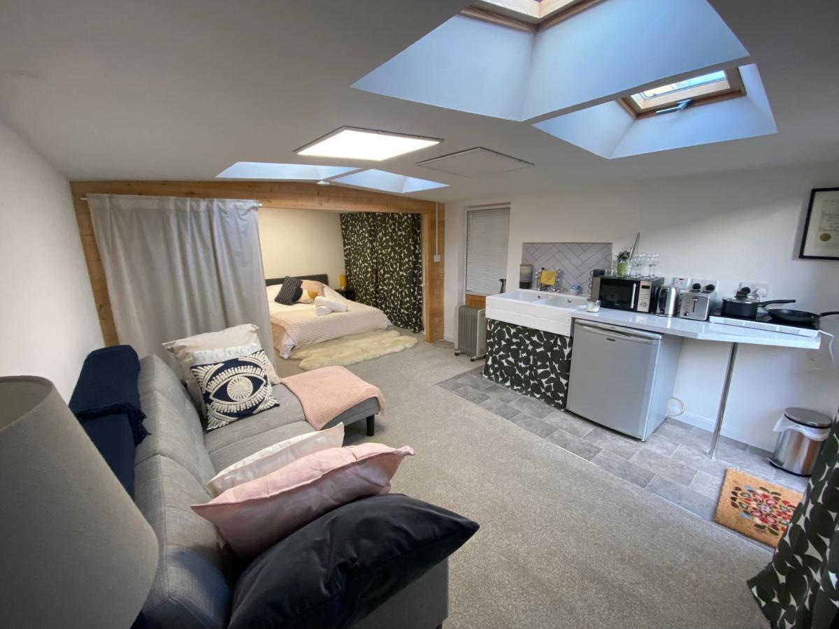 The Dragonfly Bnb, Glastonbury Exteriör bild