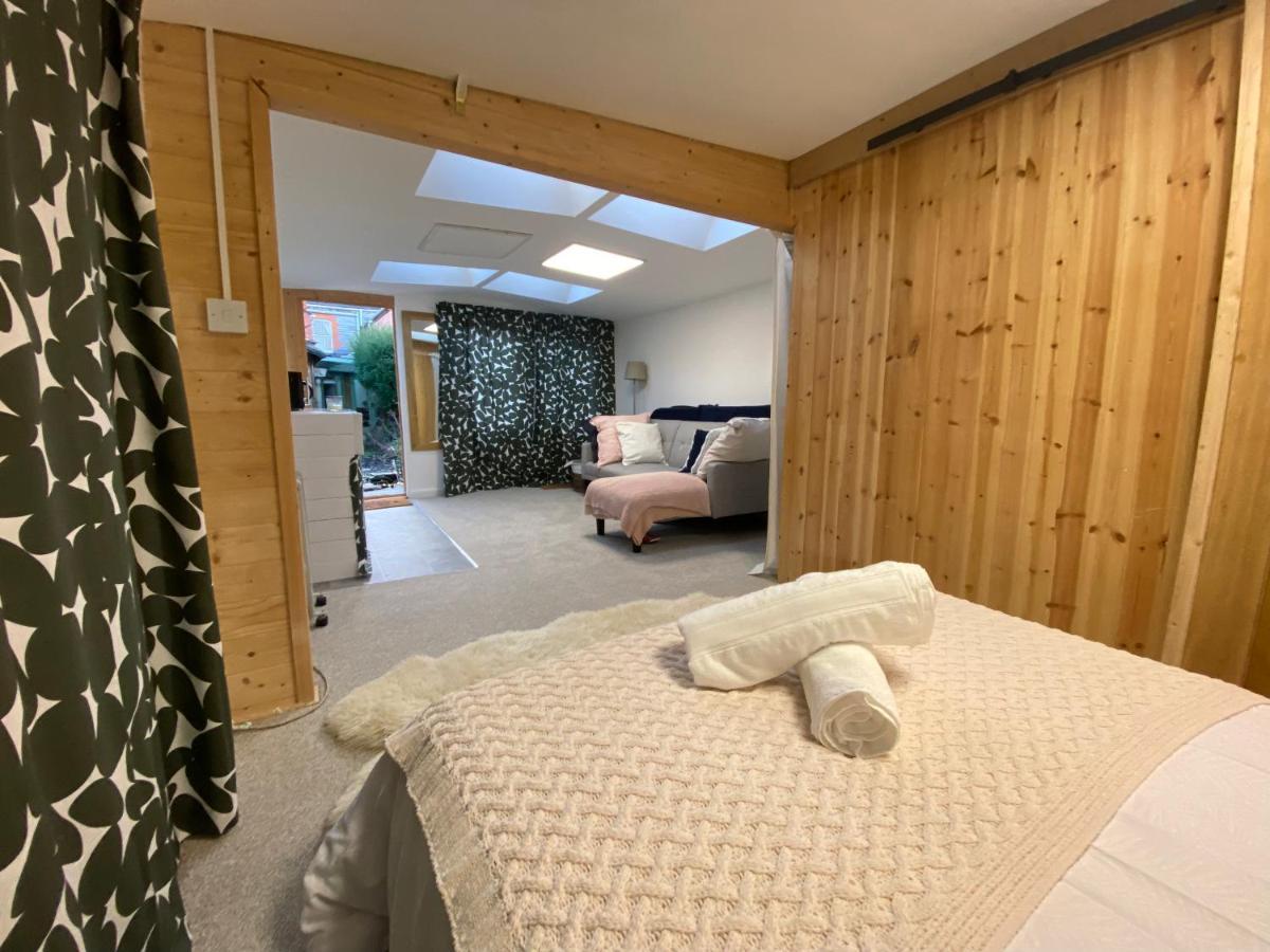 The Dragonfly Bnb, Glastonbury Exteriör bild