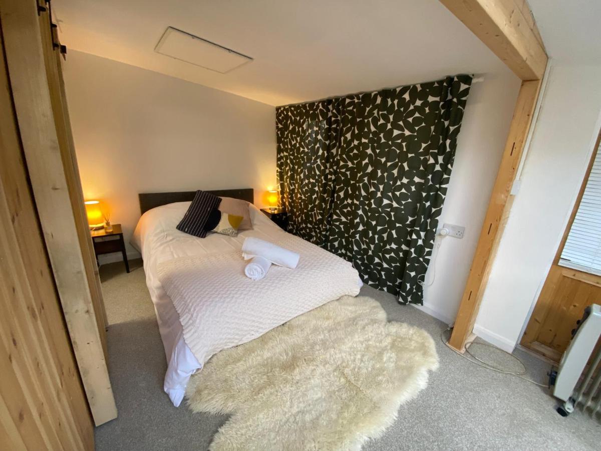 The Dragonfly Bnb, Glastonbury Exteriör bild