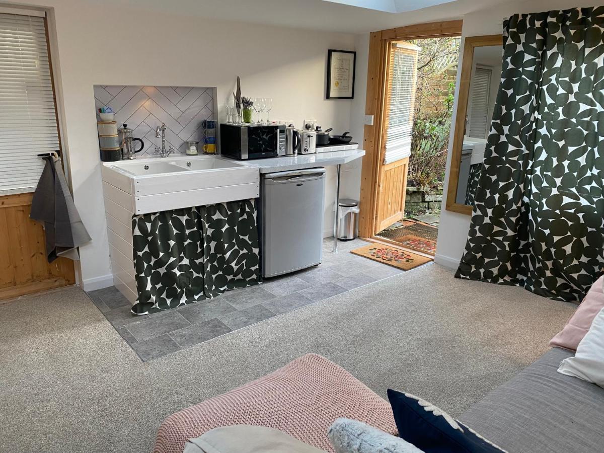 The Dragonfly Bnb, Glastonbury Exteriör bild