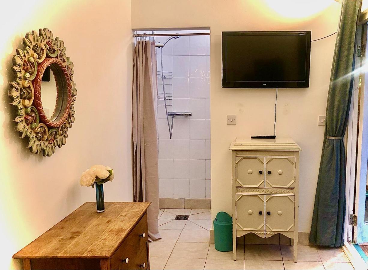 The Dragonfly Bnb, Glastonbury Exteriör bild