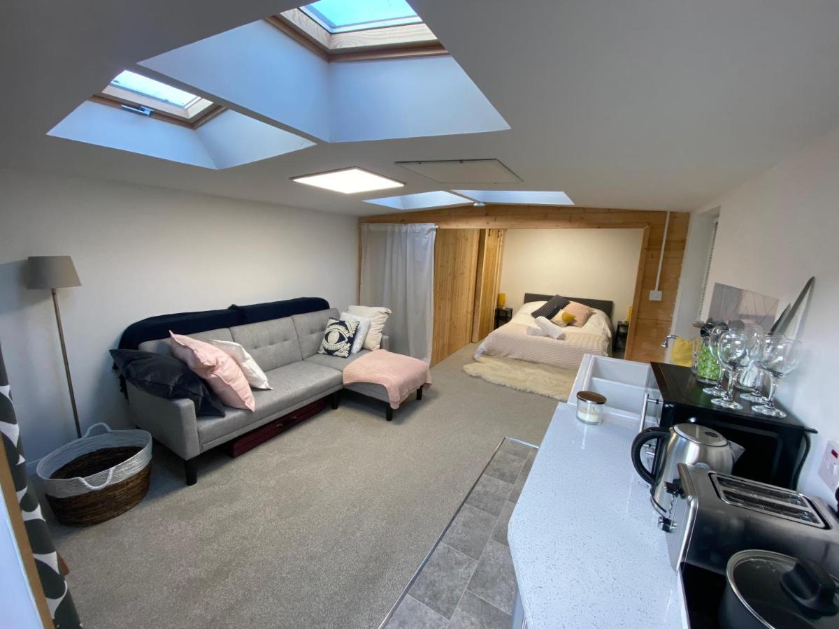 The Dragonfly Bnb, Glastonbury Exteriör bild