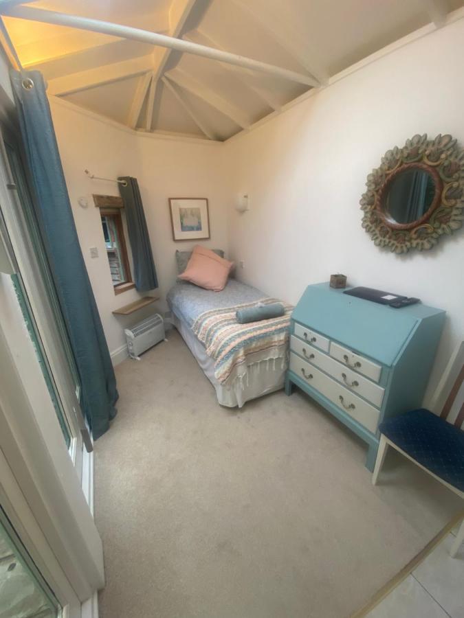 The Dragonfly Bnb, Glastonbury Exteriör bild